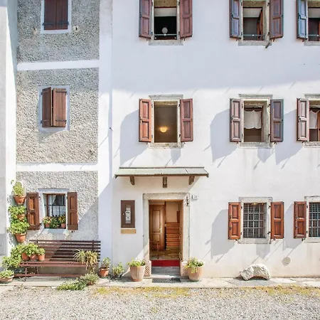 Two-bedroom Holiday In Comeglians Сasa de vacaciones