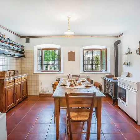 Two-bedroom Holiday In Comeglians Сasa de vacaciones
